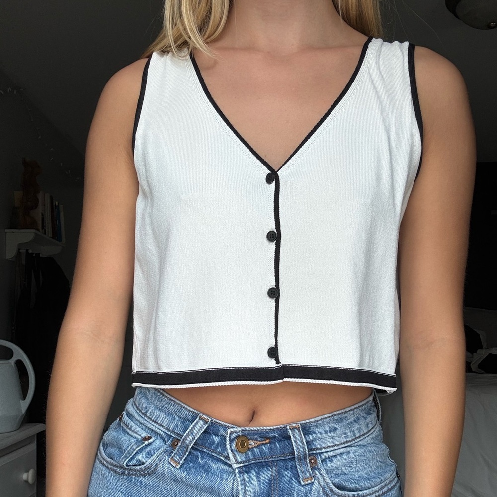 Oak and fort crop top